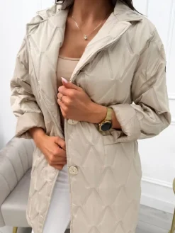 Beżowa Kurtka z Ozdobnymi Guzikami i Kieszeniami 13775-170-A|Modna Kiecka Outlet