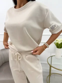 Beżowy Komplet Bluzka z Krótkim Rękawem + Spodnie 13939-360-A|Modna Kiecka Fashion