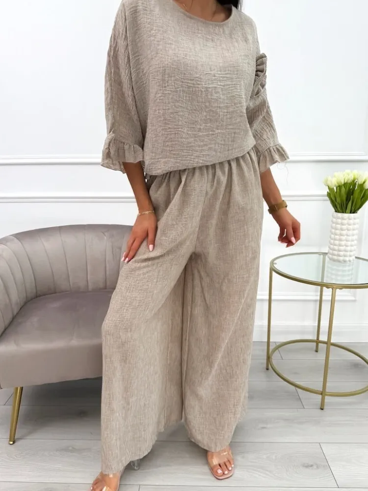 Beżowy Komplet Oversize Bluzka z Ozdobą + Spodnie 13904-423-A|Modna Kiecka Online