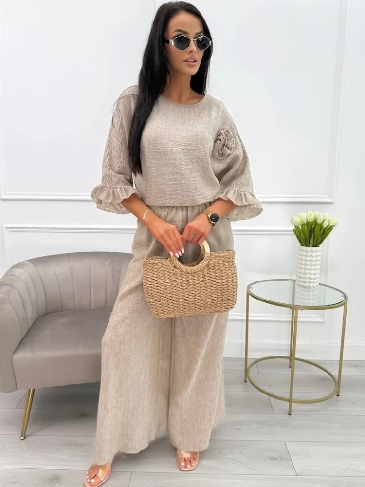 Beżowy Komplet Oversize Bluzka z Ozdobą + Spodnie 13904-423-A|Modna Kiecka Online