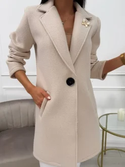 Beżowy Płaszczyk z Ozdobną Broszką 13753-155-A|Modna Kiecka Fashion