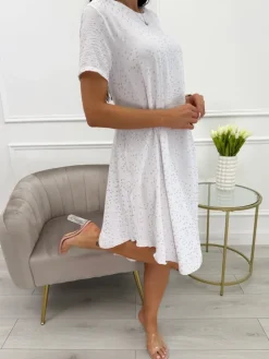 Biała Sukienka ze Złotym Wzorem 13861-519-B|Modna Kiecka Online