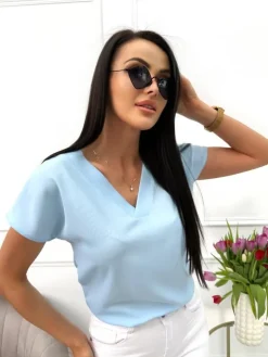 Błękitna Bluzeczka z Dekoltem V 11455-351-C|Modna Kiecka Discount