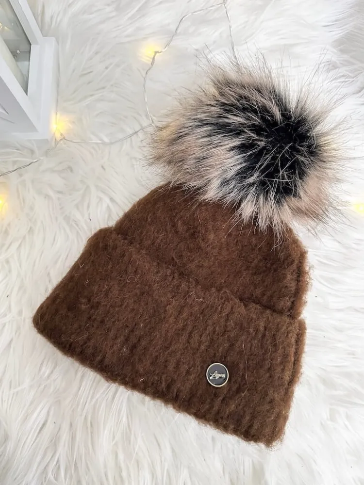 Brązowa Czapka z Pomponem 13300-334-C|Modna Kiecka New