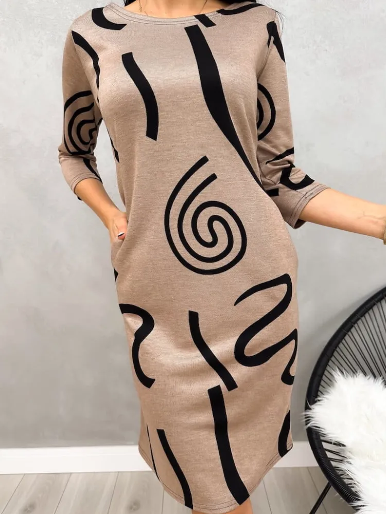 Brązowa Sukienka w Czarny Wzór 13211-148-A|Modna Kiecka Discount