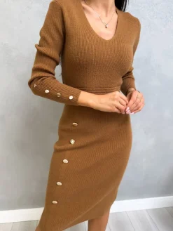 Brązowa Sweterkowa Sukienka z Guzikami 13075-118-A|Modna Kiecka Fashion