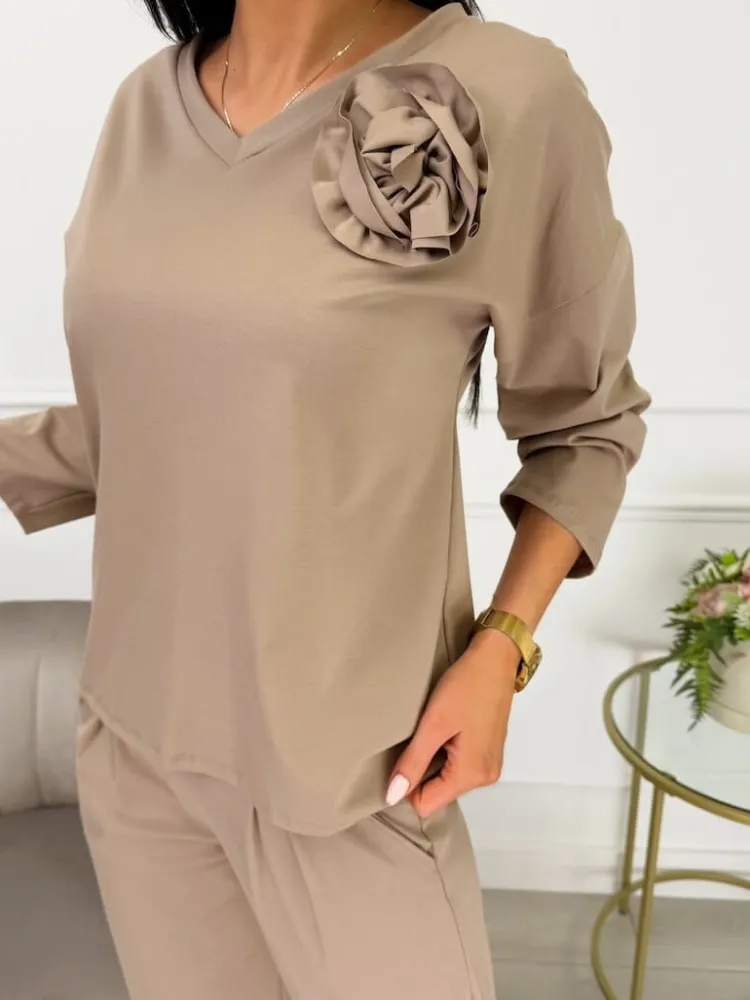 Cappuccino Komplet Bluzka z Ozdobą + Spodnie 13523-220-A|Modna Kiecka New