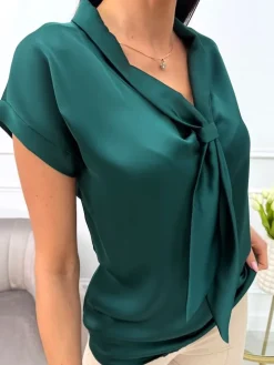 Ciemnozielona Bluzka z Ozdobnym Dekoltem 13647-62-B|Modna Kiecka Discount