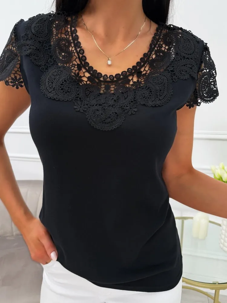 Czarna Bluzeczka z Koronką 13780-163-E|Modna Kiecka Fashion