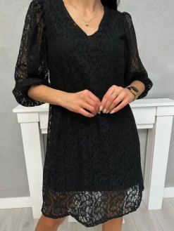 Czarna Koronkowa Sukienka z Dekoltem V 13396-349-B|Modna Kiecka Outlet