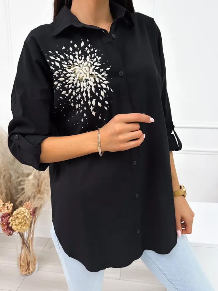 Czarna Koszula z Ozdobną Naszywką 10981-218-C|Modna Kiecka Sale