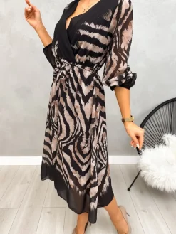 Czarna Sukienka w Beżowy Wzór z Kopertowym Dekoltem  13194-290-Q|Modna Kiecka Discount