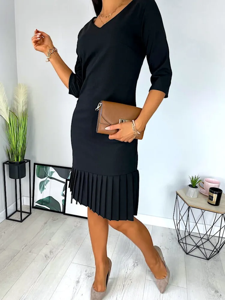 Czarna Sukienka z Plisowaną Falbanką 11390-416-A|Modna Kiecka Best