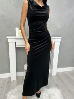 Czarna Welurowa Sukienka Maxi z Lejącym Dekoltem 13400-336-A|Modna Kiecka New