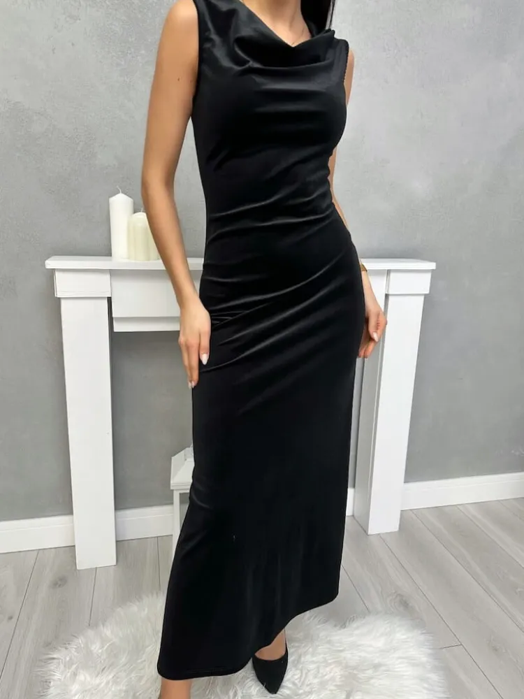 Czarna Welurowa Sukienka Maxi z Lejącym Dekoltem 13400-336-A|Modna Kiecka New