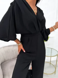 Czarny Kombinezon z Dekoltem V 13965-349-A|Modna Kiecka Fashion