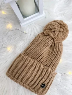 Jasnobrązowa Czapka z Pomponem 13301-334-F|Modna Kiecka Discount