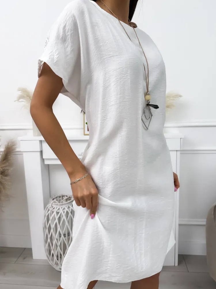 Kremowa Sukienka Oversize z Wisiorkiem 10430-289-F|Modna Kiecka Clearance
