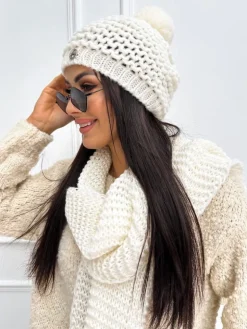 Kremowy Komplet Czapka z Pomponem + Szalik 13304-334-E|Modna Kiecka Discount