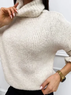 Kremowy Sweterek z Golfem i Ozdobnym Rękawem 13345-160-E|Modna Kiecka Fashion
