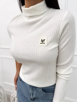 Kremowy Sweterkowy Golf z Naszywką 12641-06-C|Modna Kiecka Sale