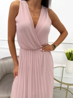 Pudrowa Plisowana Sukienka z Kopertowym Dekoltem 13869-500-D|Modna Kiecka Fashion