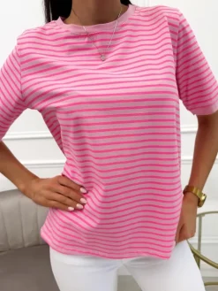 Różowy T-shirt w Paski 13764-152-B|Modna Kiecka New
