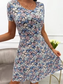 Sukienka w Kwiatki z Ozdobnym Tyłem 13882-29-Q|Modna Kiecka Fashion