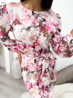 Sukienka w Pudrowe Kwiaty z Paskiem 11475-08-B|Modna Kiecka Outlet