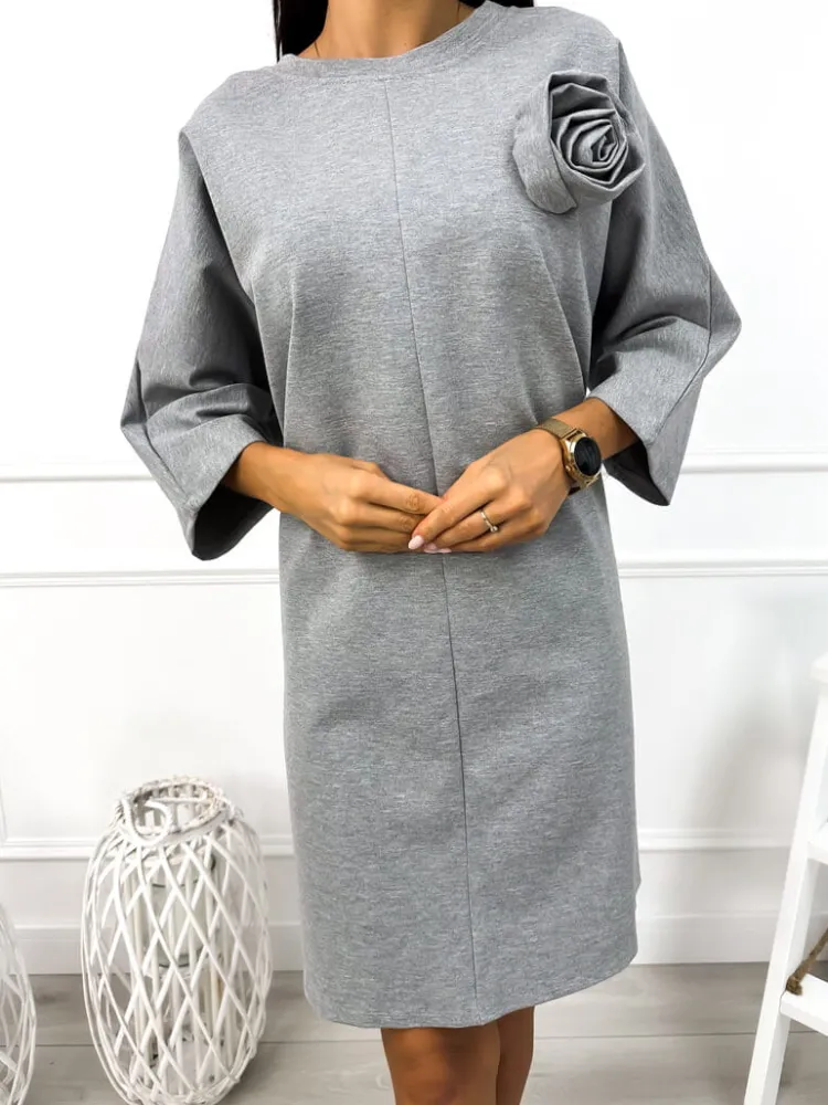 Szara Sukienka Oversize z Ozdobną Różą 12818-358-H|Modna Kiecka Hot
